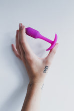 Load image into Gallery viewer, Snug Plug 1 - Weighted Butt Plug by B-Vibe - Vegan Anal toy - Bold Humans - Anal, Anal training, Beginner anal, Butt plug, Toy