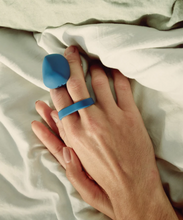 Load image into Gallery viewer, Fin by Dame - Vegan Vibrator - Bold Humans - Beginner vibrator, Couple vibrator, External vibrator, Toy, Vibrator
